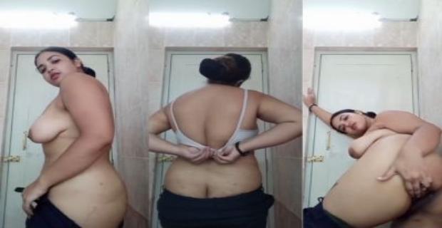 Punjaban wife big boobs aur gand dikhati